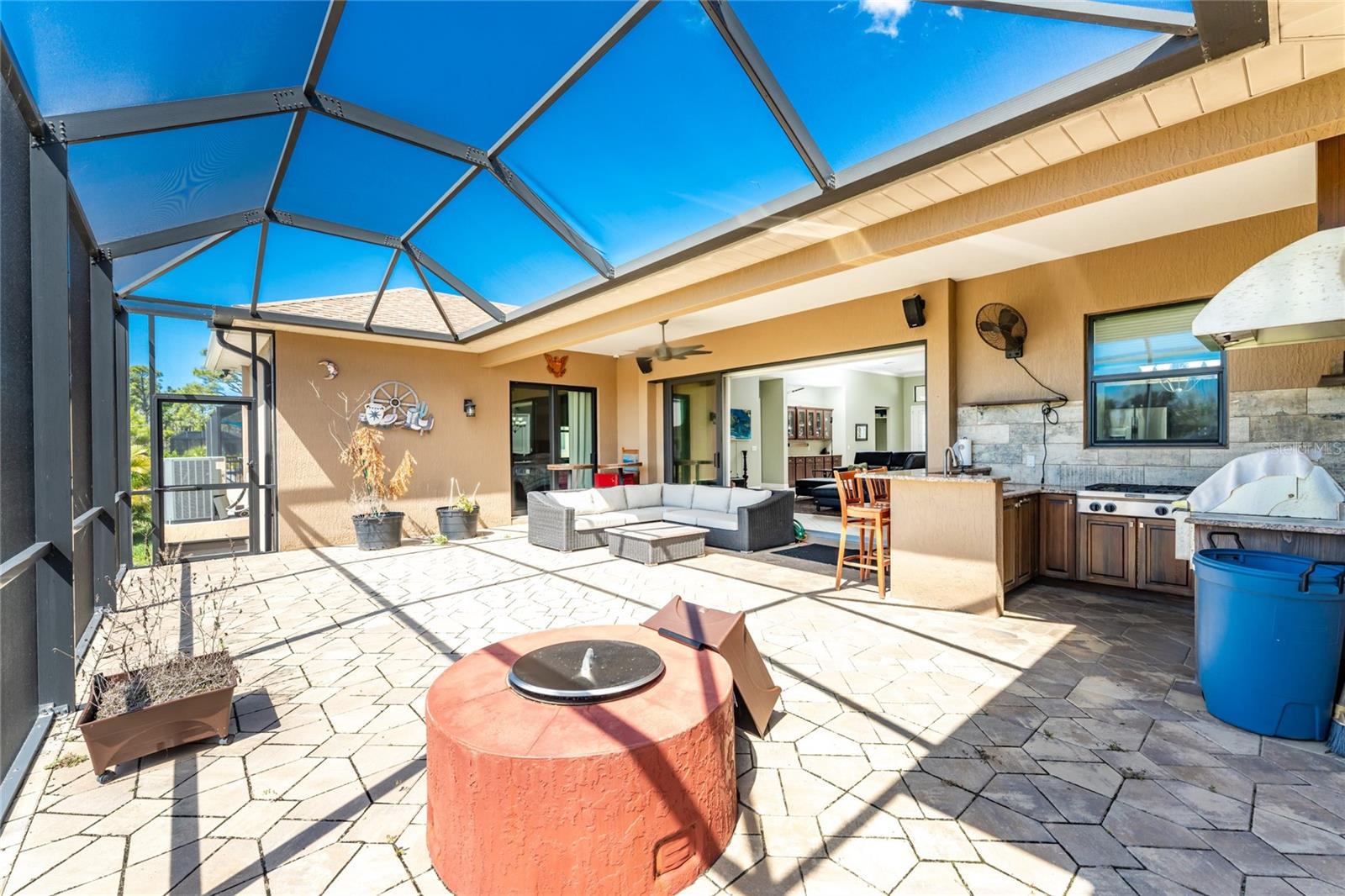 Image 55 of 72 For 174 Rotonda Boulevard E