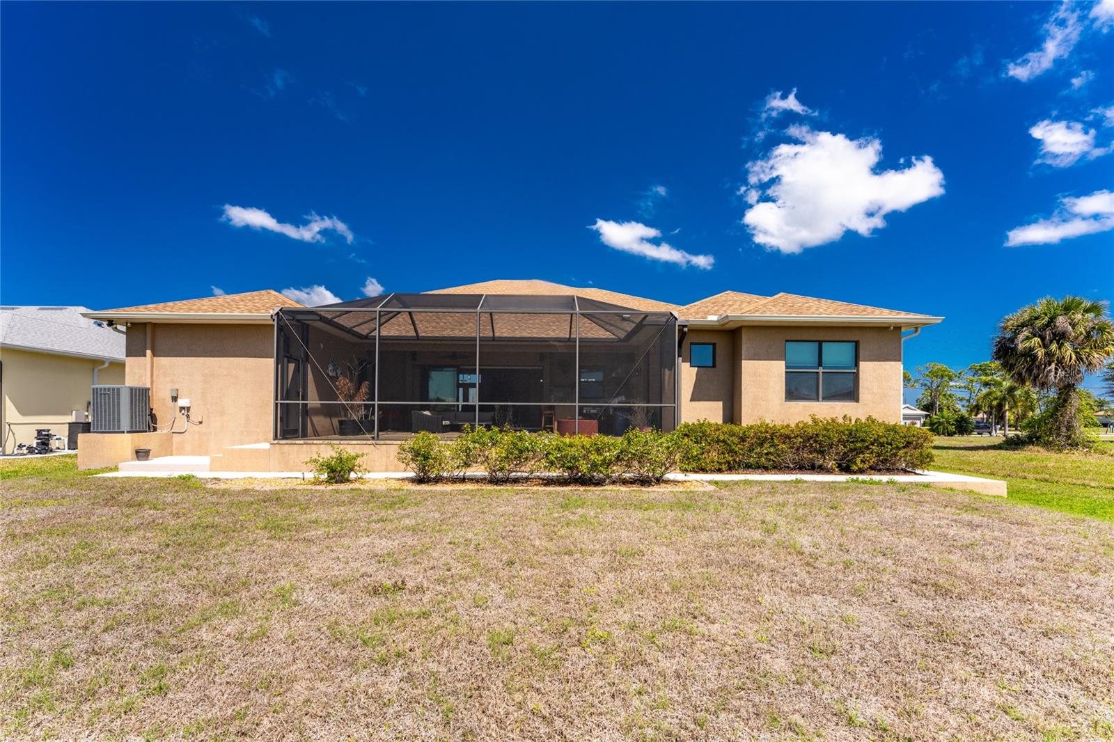 Image 58 of 72 For 174 Rotonda Boulevard E