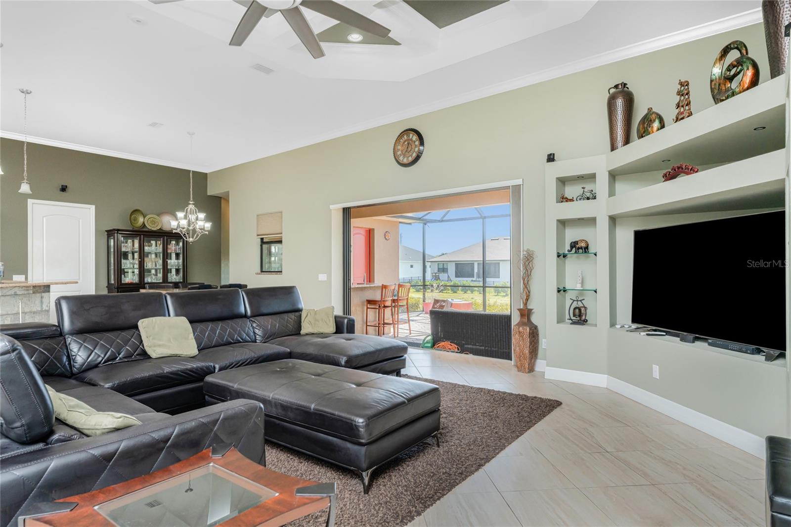 Image 7 of 72 For 174 Rotonda Boulevard E