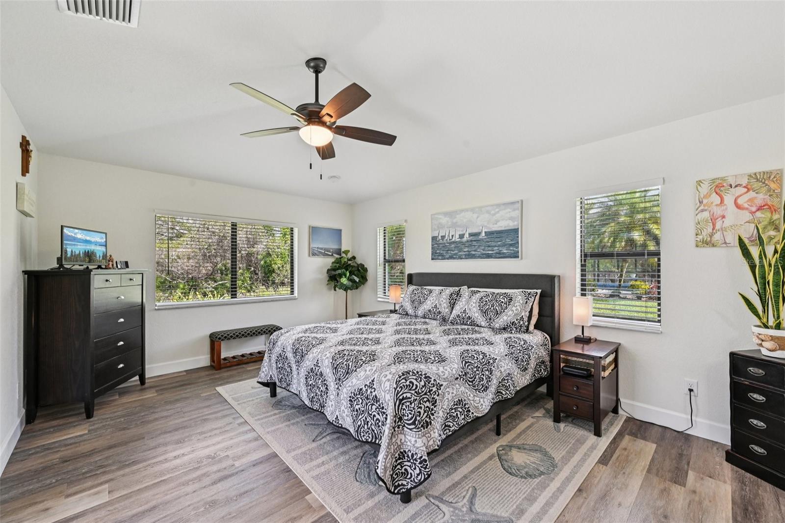 Image 17 of 52 For 34 Medalist Way