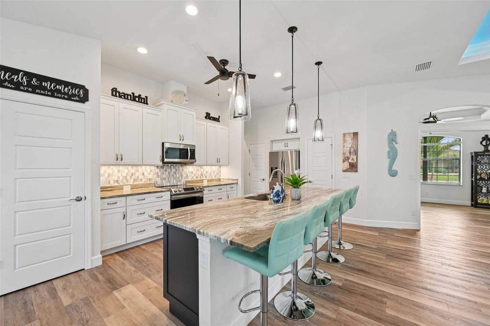 Image 5 of 52 For 34 Medalist Way