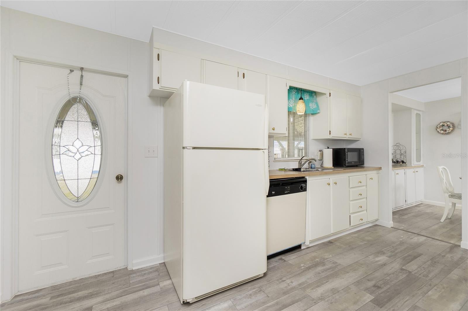 Image 3 of 36 For 532 Walnut Circle