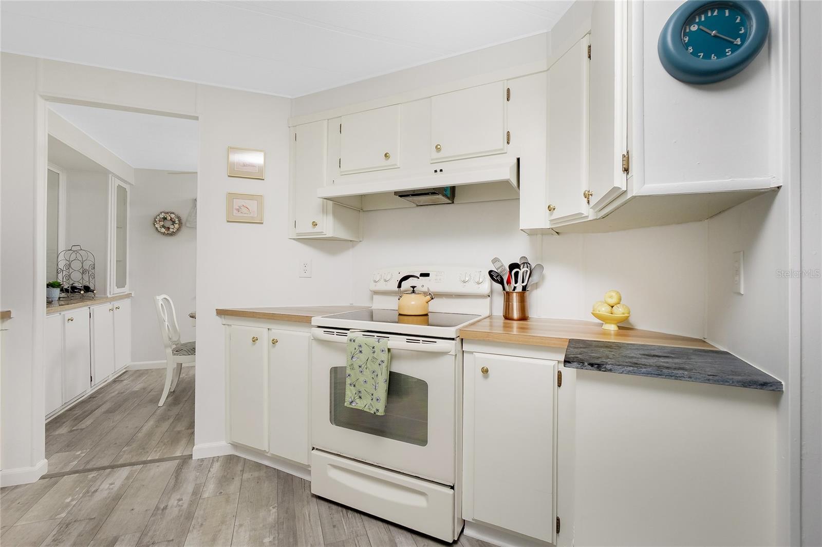 Image 6 of 36 For 532 Walnut Circle