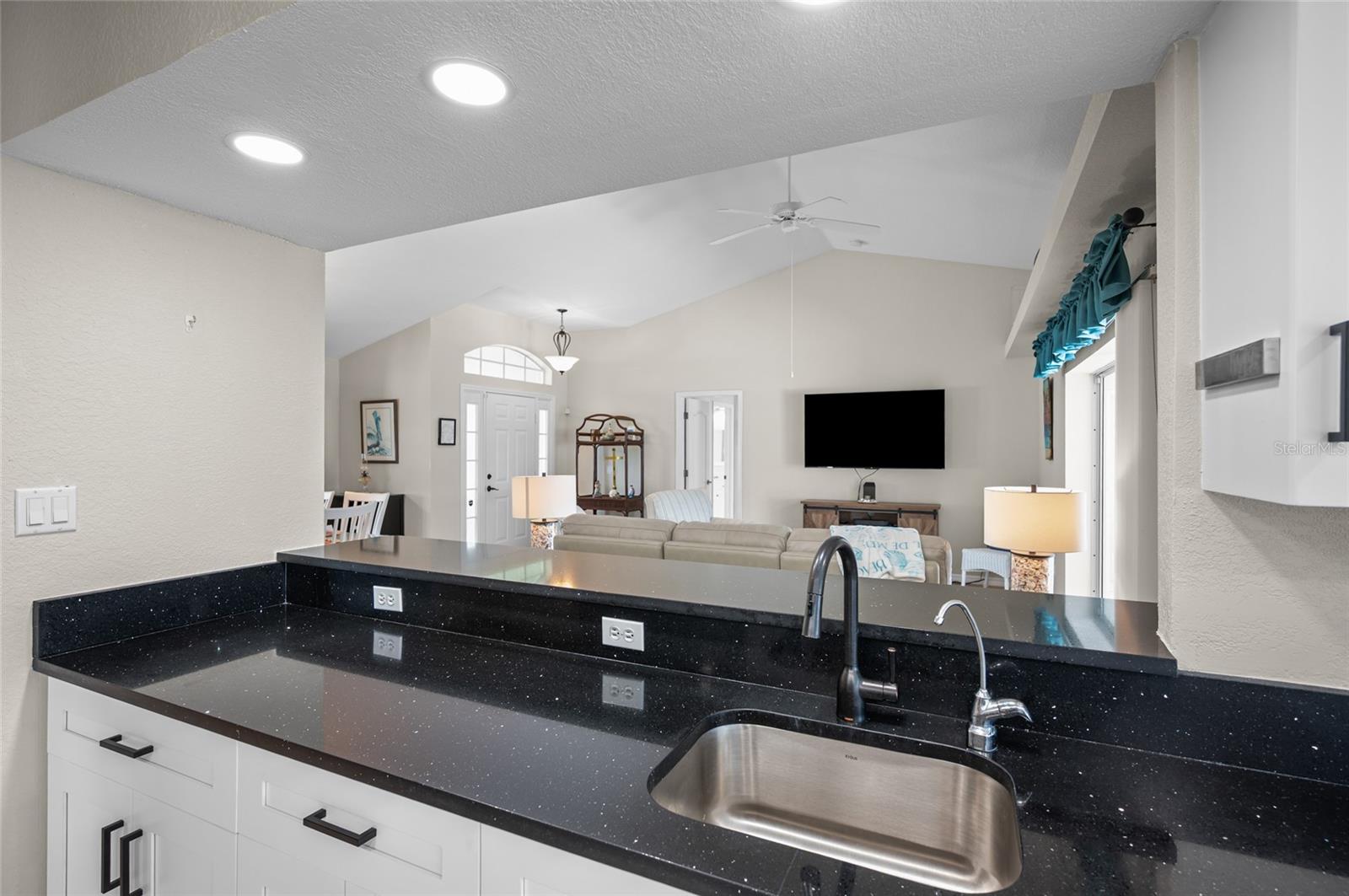 Image 19 of 59 For 27 Mariner Lane