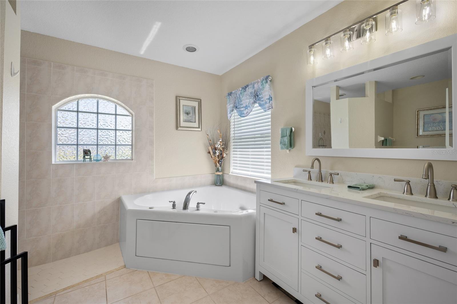 Image 24 of 59 For 27 Mariner Lane