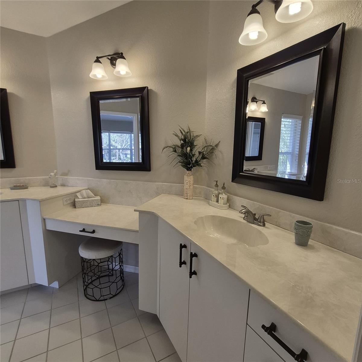 Image 36 of 87 For 14016 Willow Glen Court 212