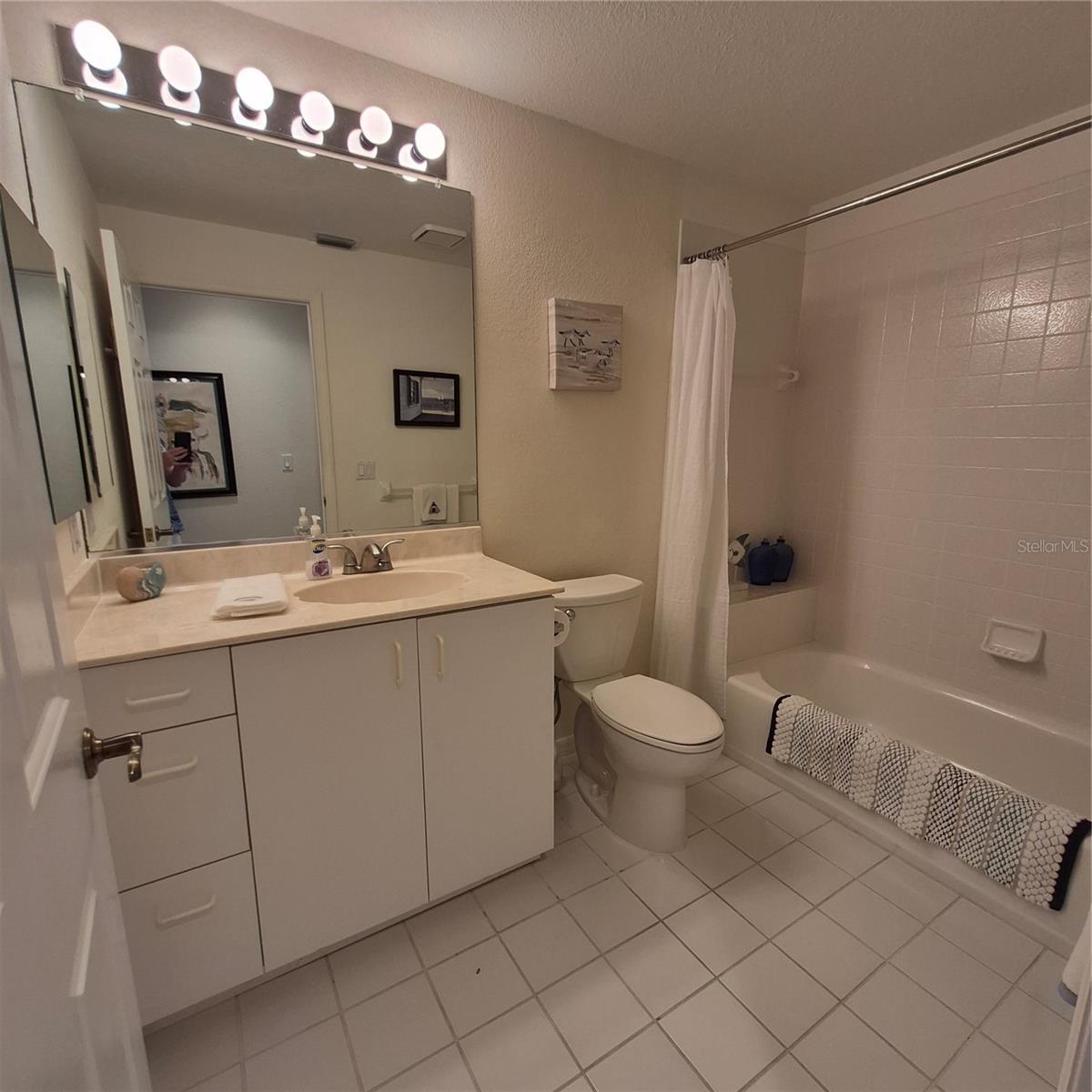 Image 44 of 87 For 14016 Willow Glen Court 212