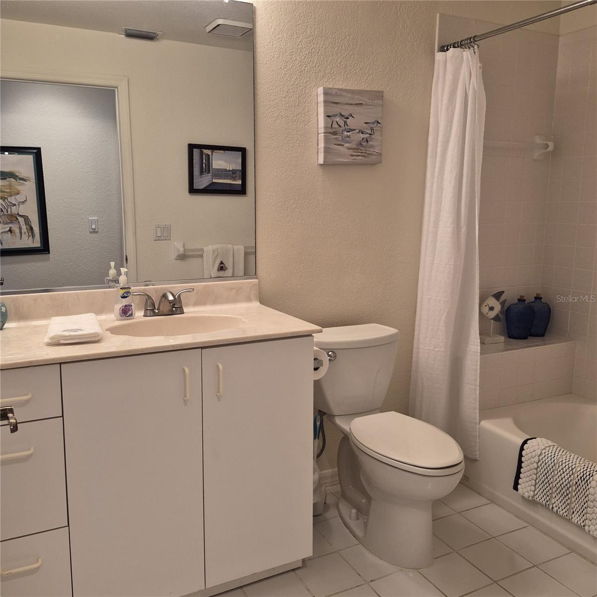 Image 45 of 87 For 14016 Willow Glen Court 212