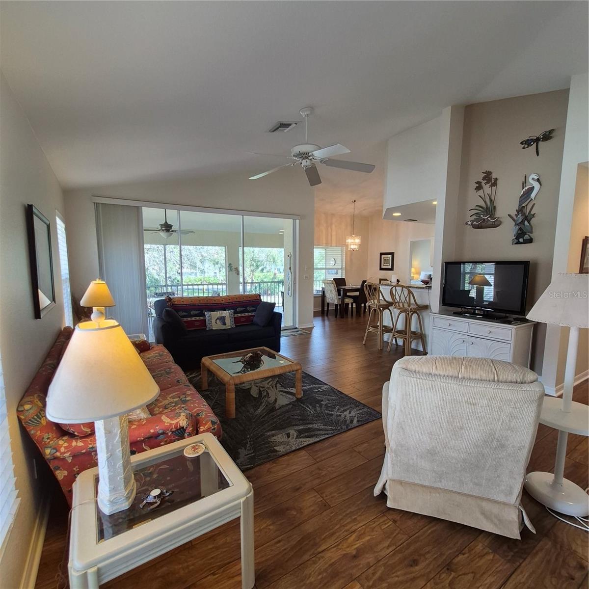 Image 6 of 87 For 14016 Willow Glen Court 212