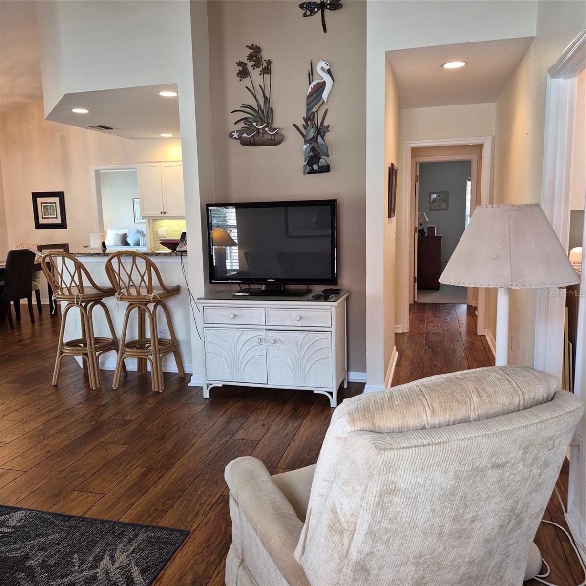 Image 8 of 87 For 14016 Willow Glen Court 212