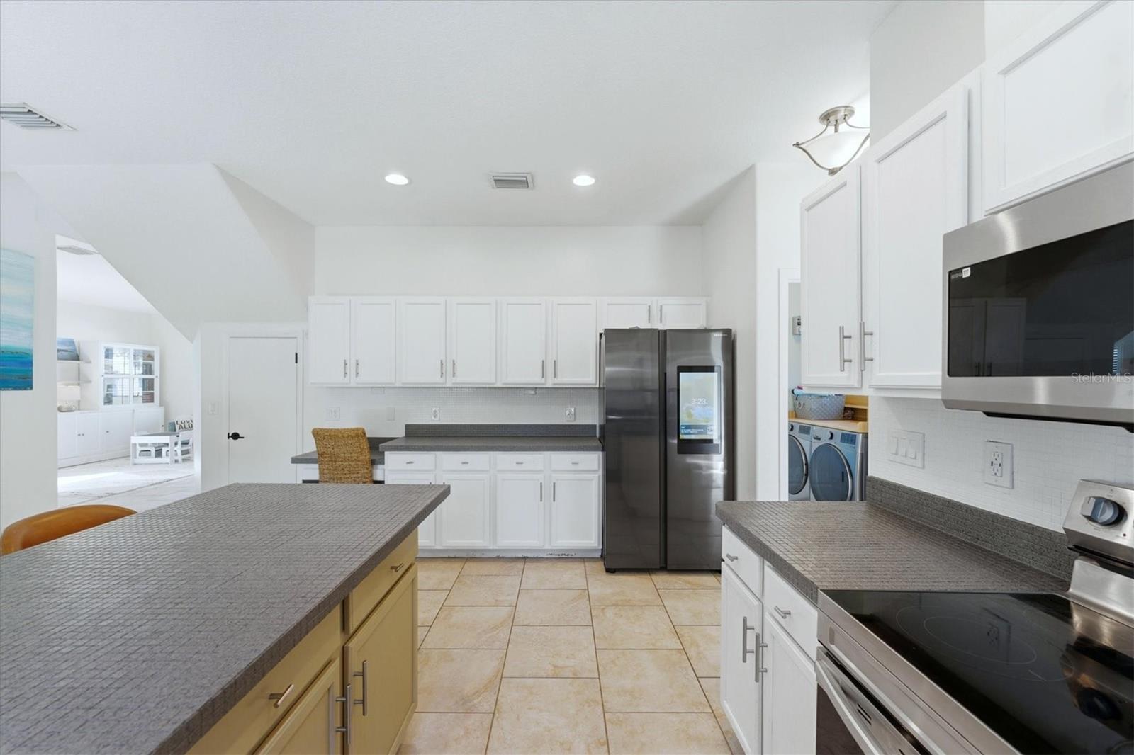 Image 11 of 53 For 236 15th Avenue Se