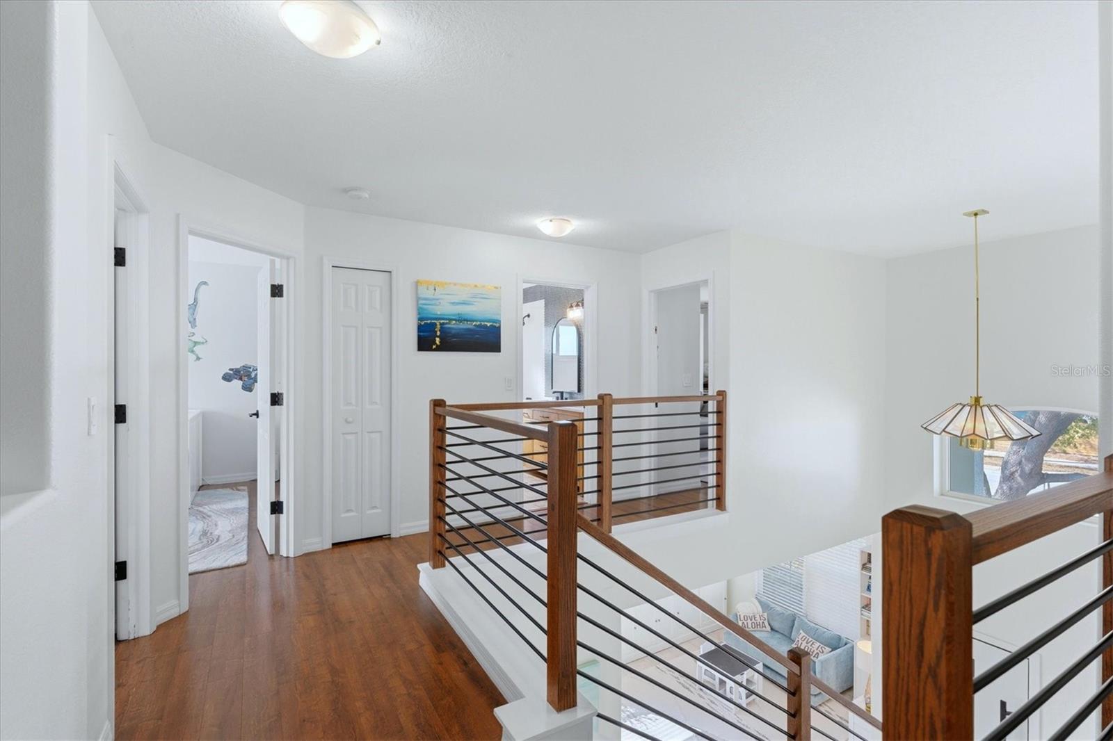 Image 20 of 53 For 236 15th Avenue Se