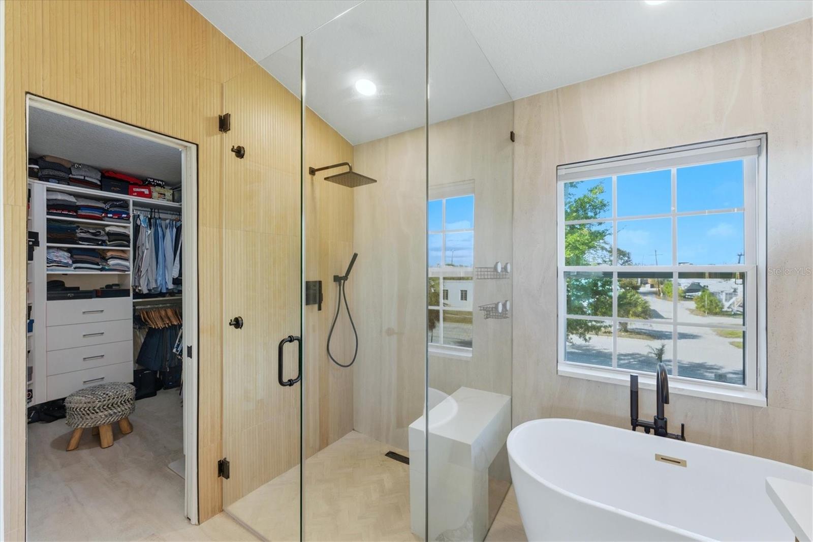 Image 27 of 53 For 236 15th Avenue Se