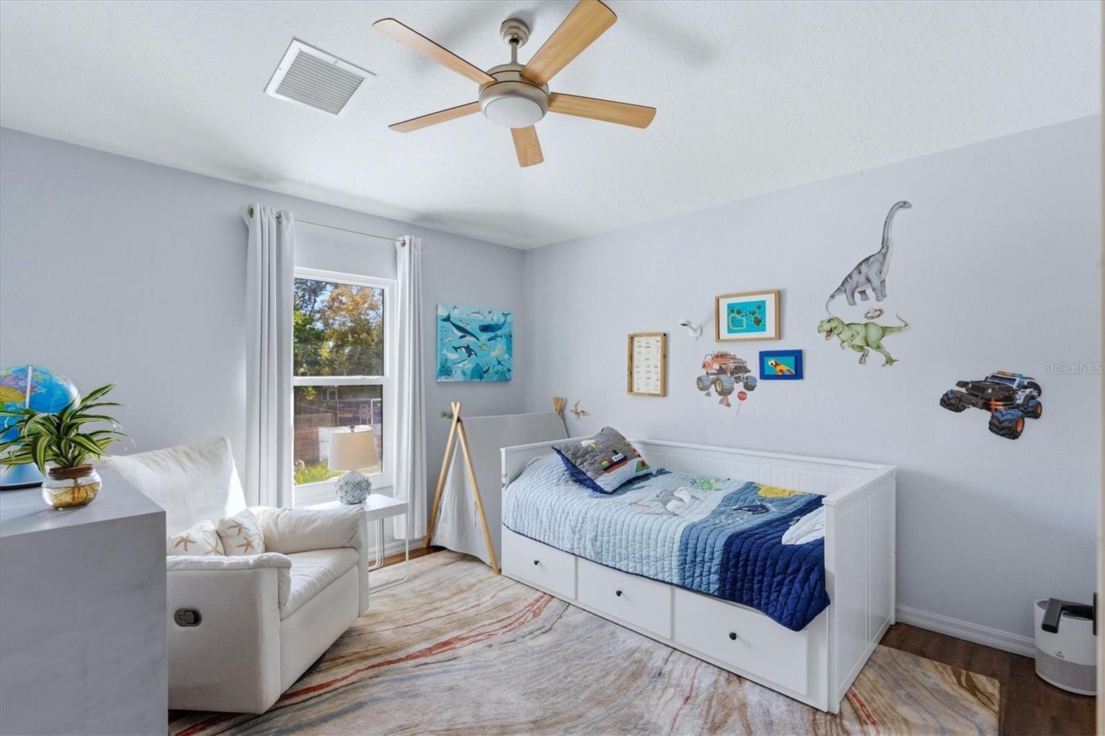 Image 28 of 53 For 236 15th Avenue Se