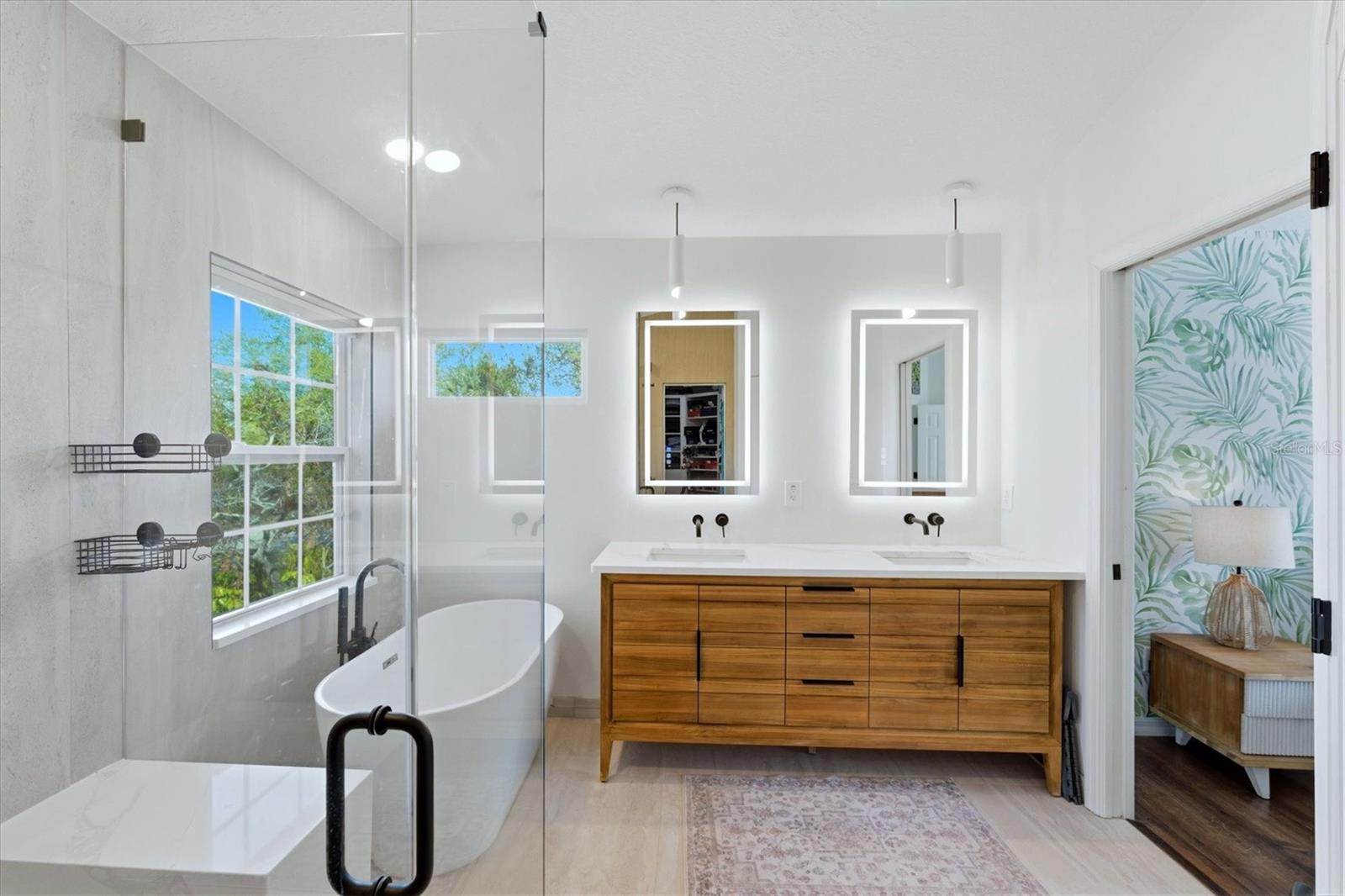 Image 31 of 53 For 236 15th Avenue Se