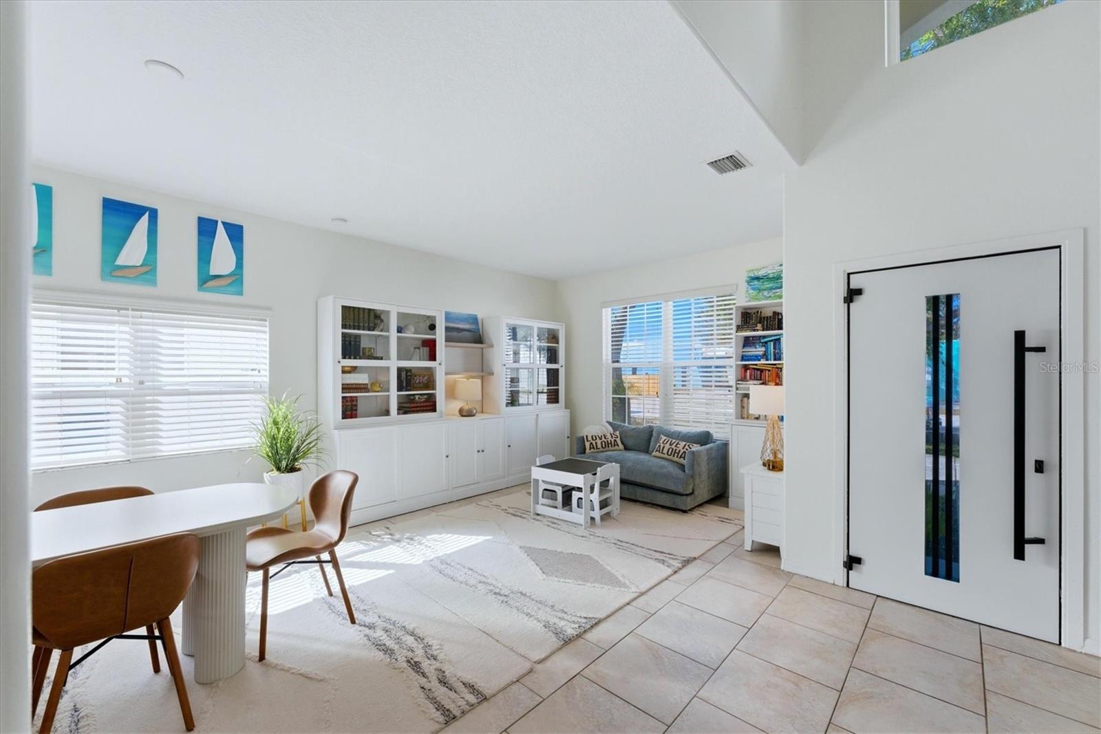 Image 4 of 53 For 236 15th Avenue Se