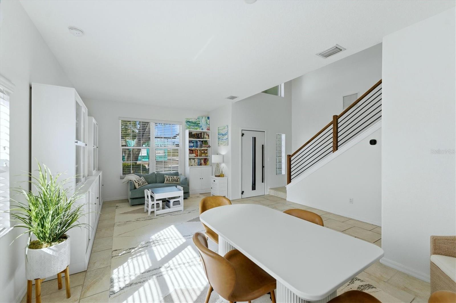 Image 7 of 53 For 236 15th Avenue Se