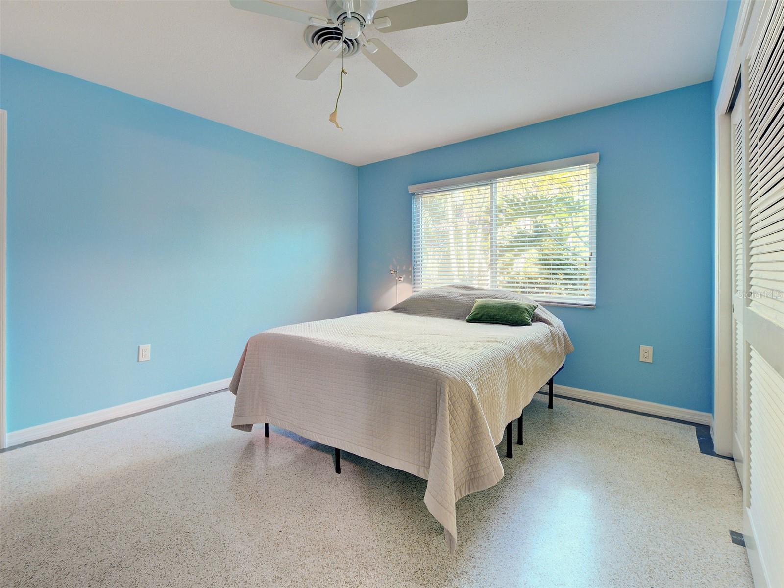 Image 20 of 47 For 836 Stewart Street