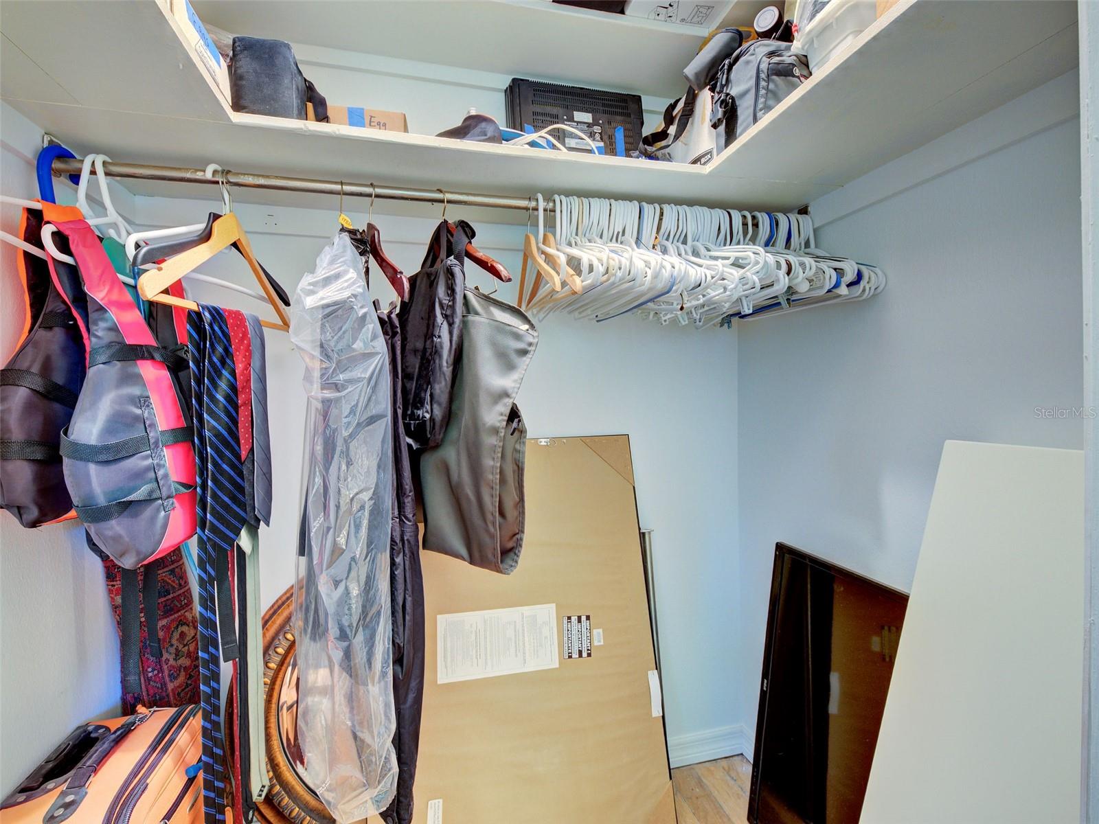 Image 27 of 47 For 836 Stewart Street