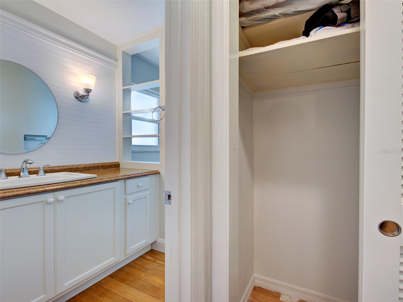 Image 28 of 47 For 836 Stewart Street