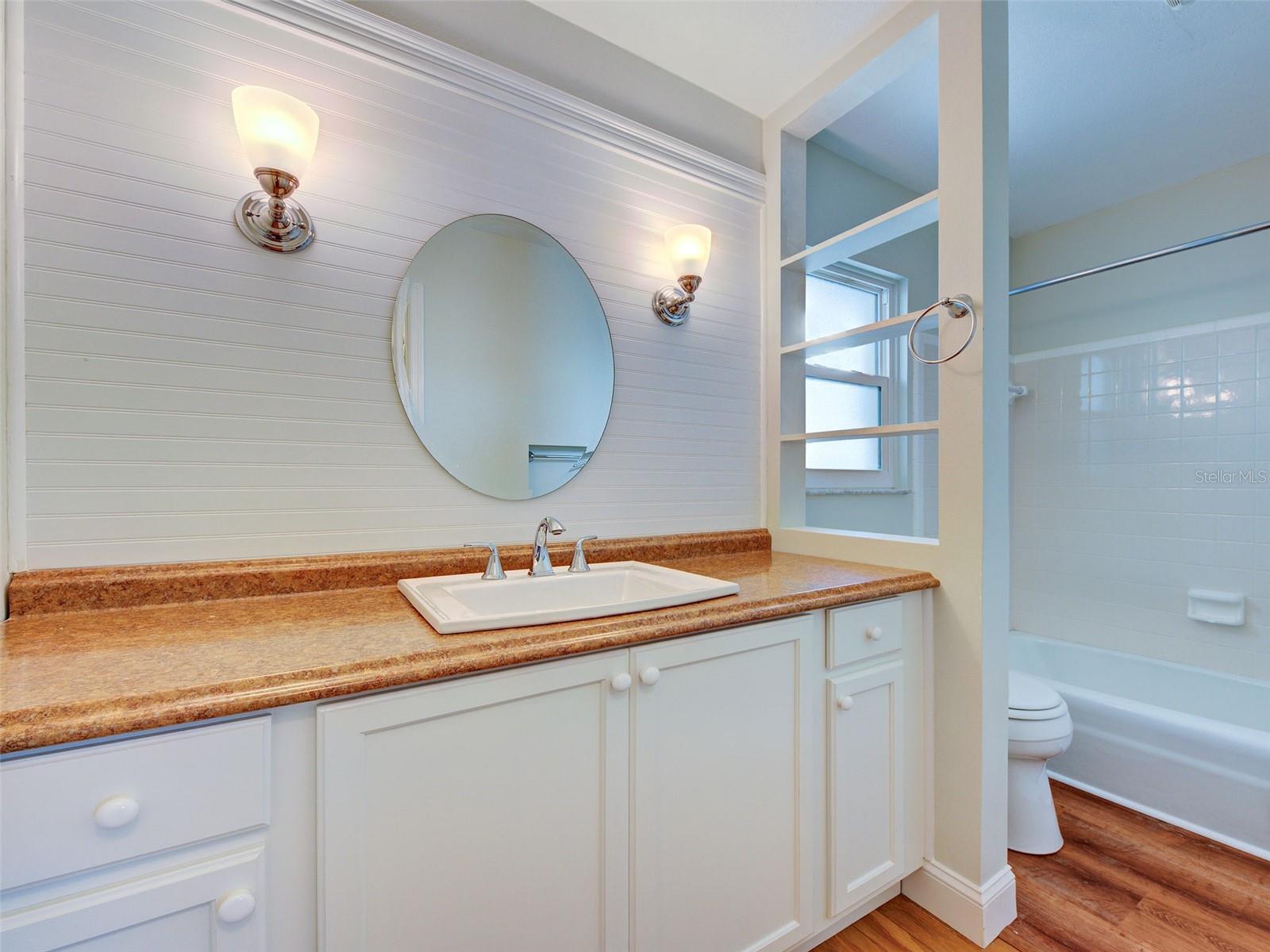 Image 29 of 47 For 836 Stewart Street