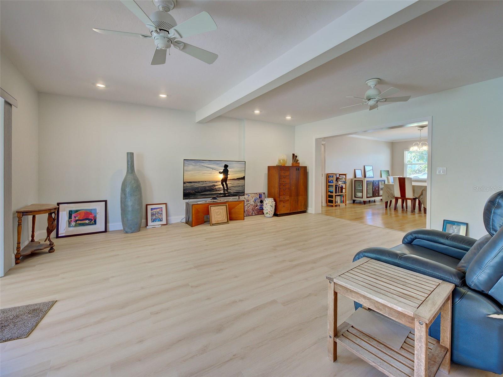 Image 32 of 47 For 836 Stewart Street