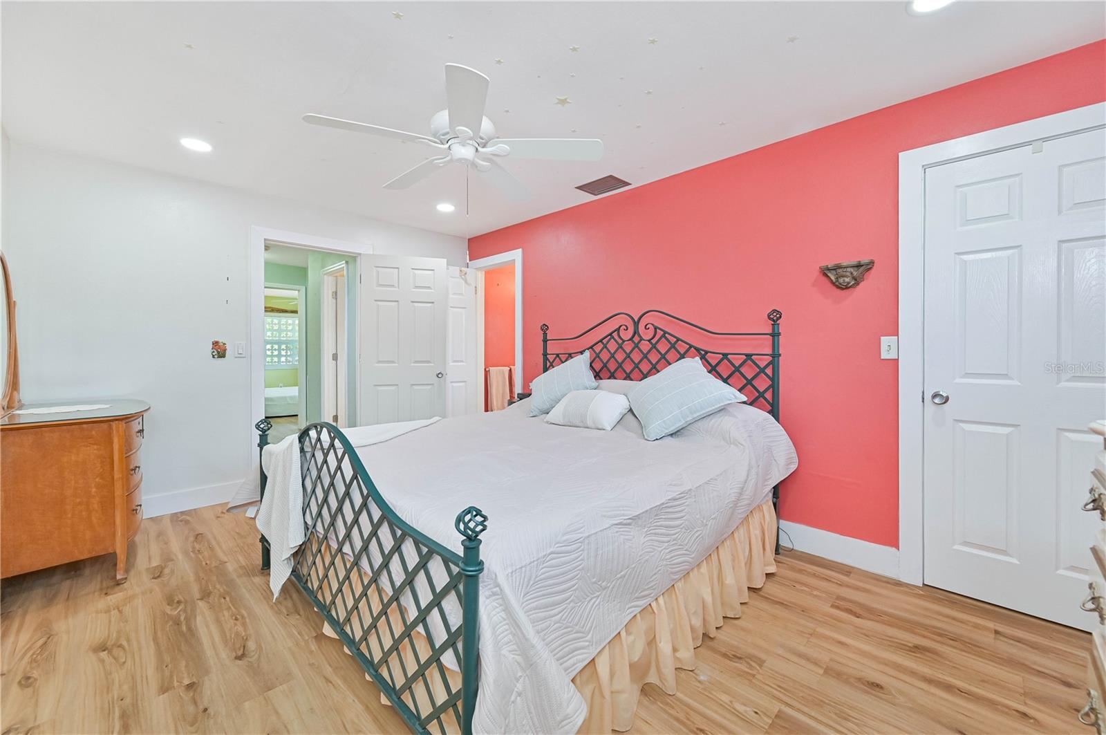 Image 18 of 36 For 5246 Sunnybrook Court