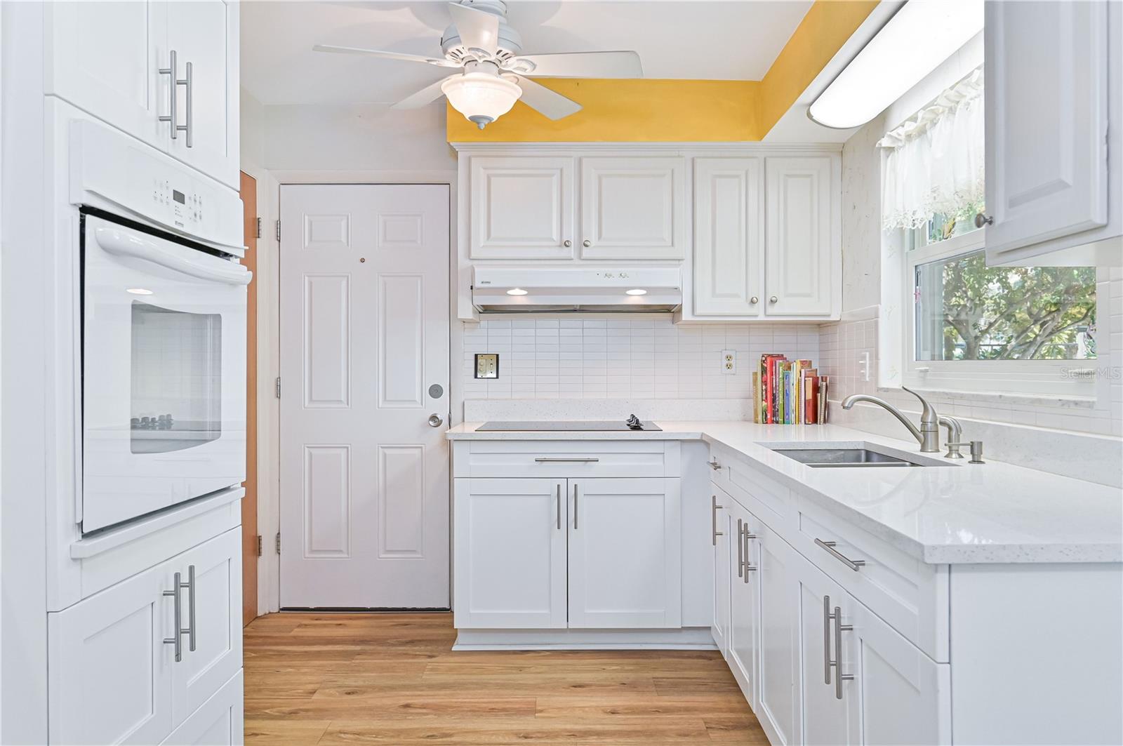 Image 8 of 36 For 5246 Sunnybrook Court