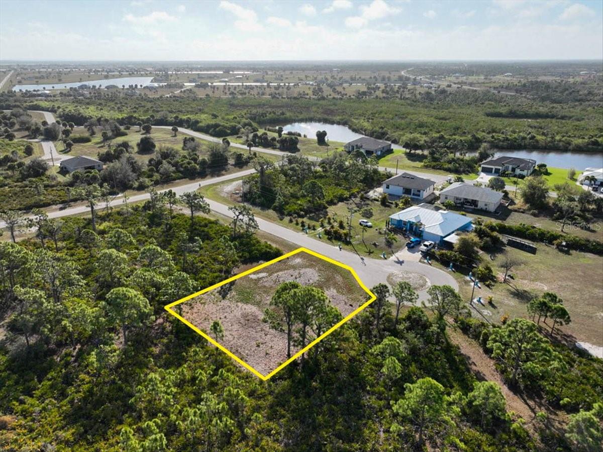 Image 10 of 16 For 6 Berth Court