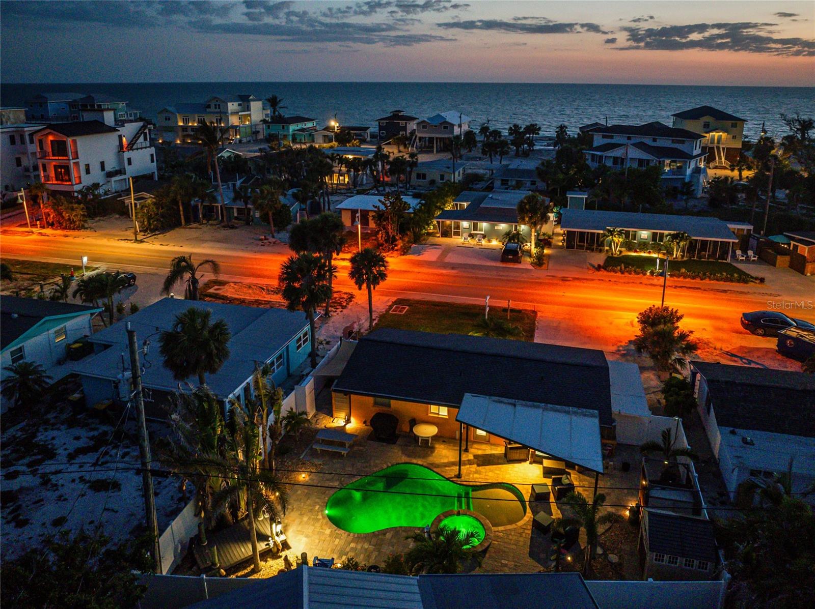 Listing photo id 8 for 1245 Gulf Boulevard