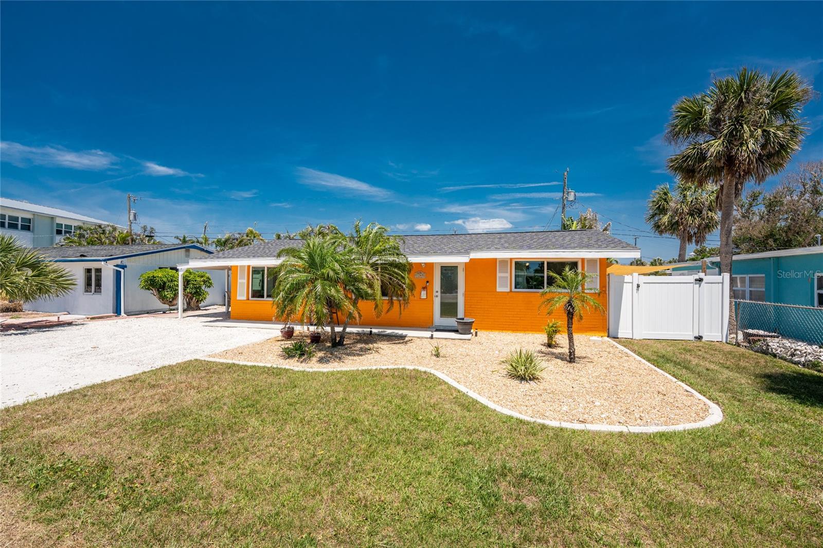 Listing photo id 10 for 1245 Gulf Boulevard