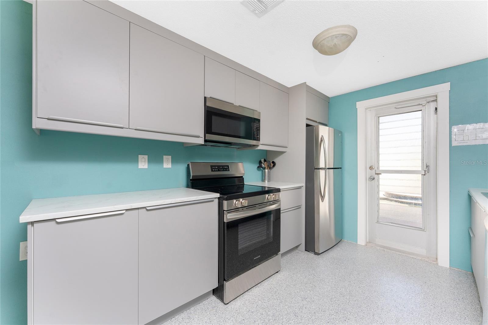 Listing photo id 20 for 1245 Gulf Boulevard