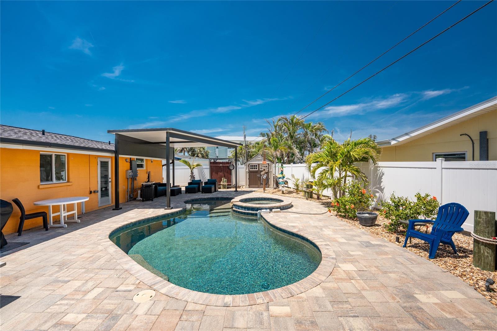 Listing photo id 1 for 1245 Gulf Boulevard