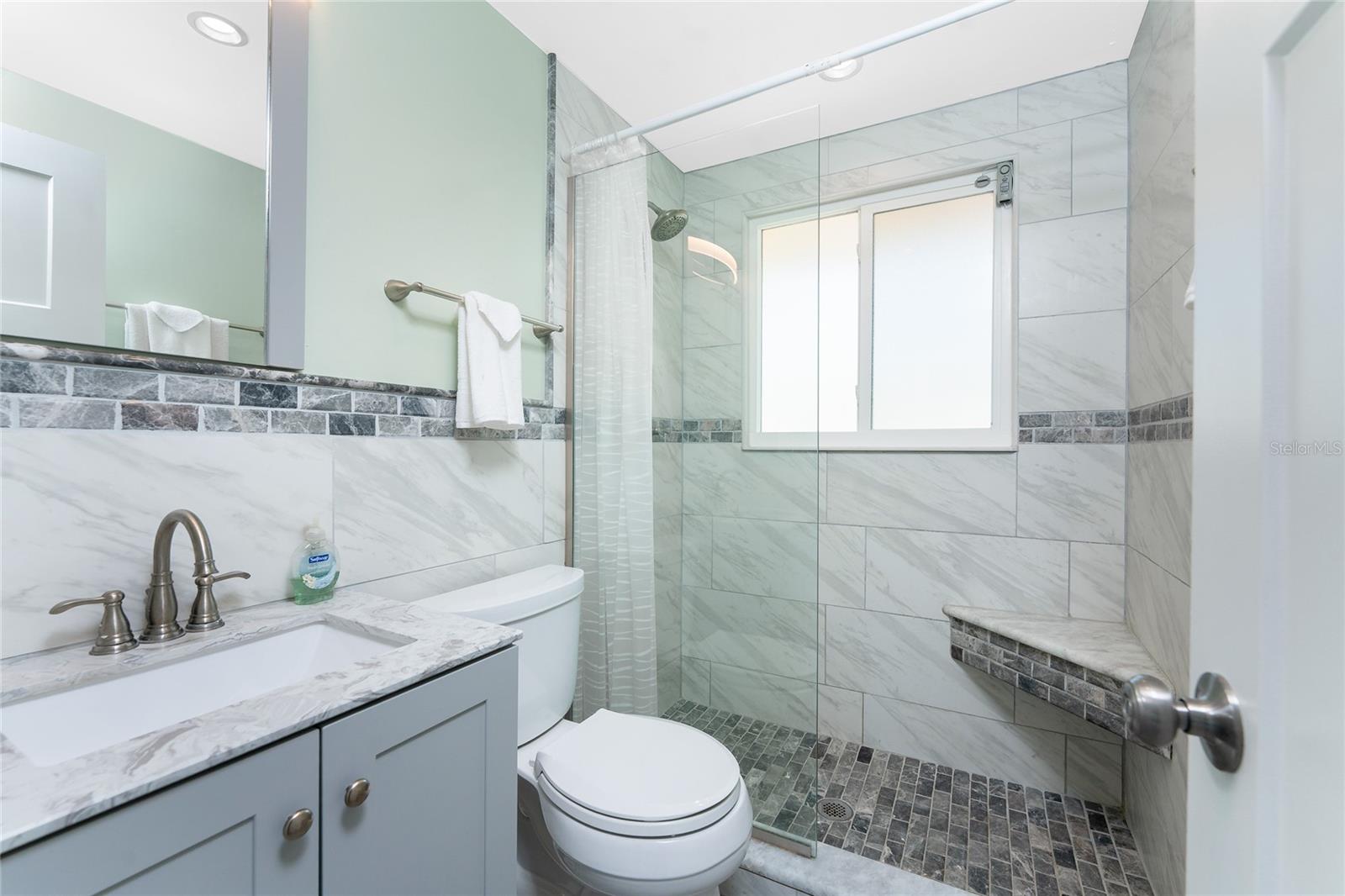 Listing photo id 28 for 1245 Gulf Boulevard