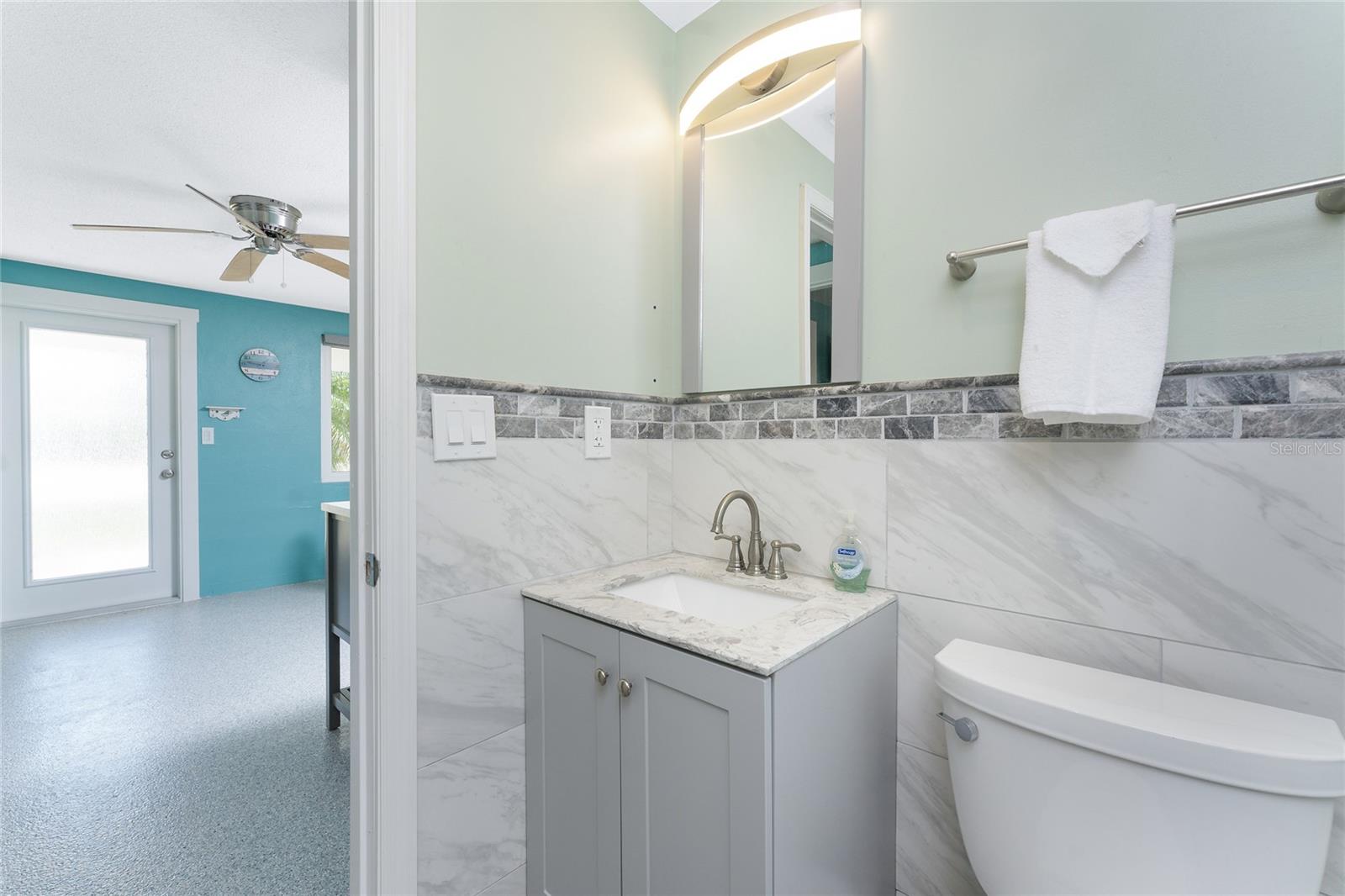 Listing photo id 30 for 1245 Gulf Boulevard