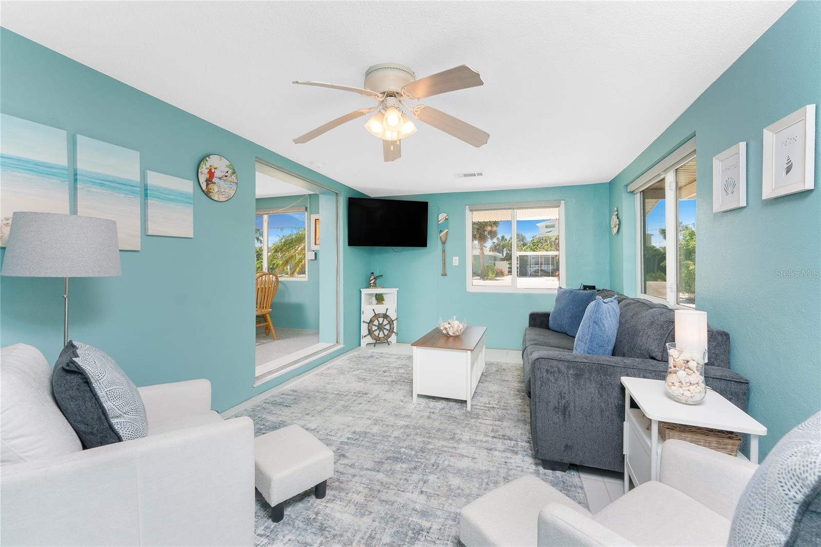 Listing photo id 2 for 1245 Gulf Boulevard