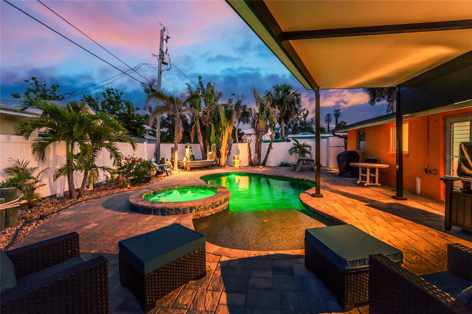 Listing photo id 41 for 1245 Gulf Boulevard