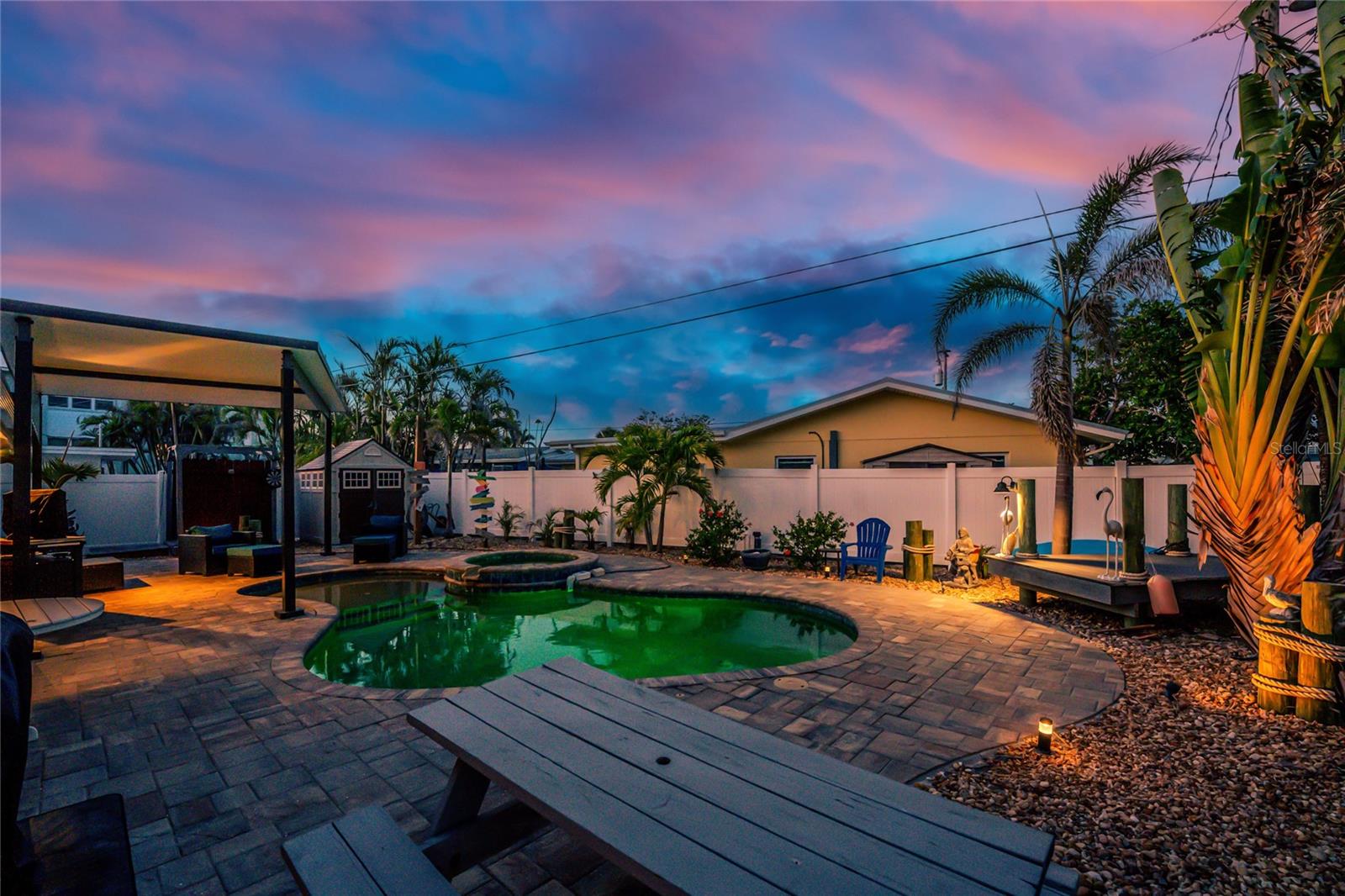 Listing photo id 48 for 1245 Gulf Boulevard