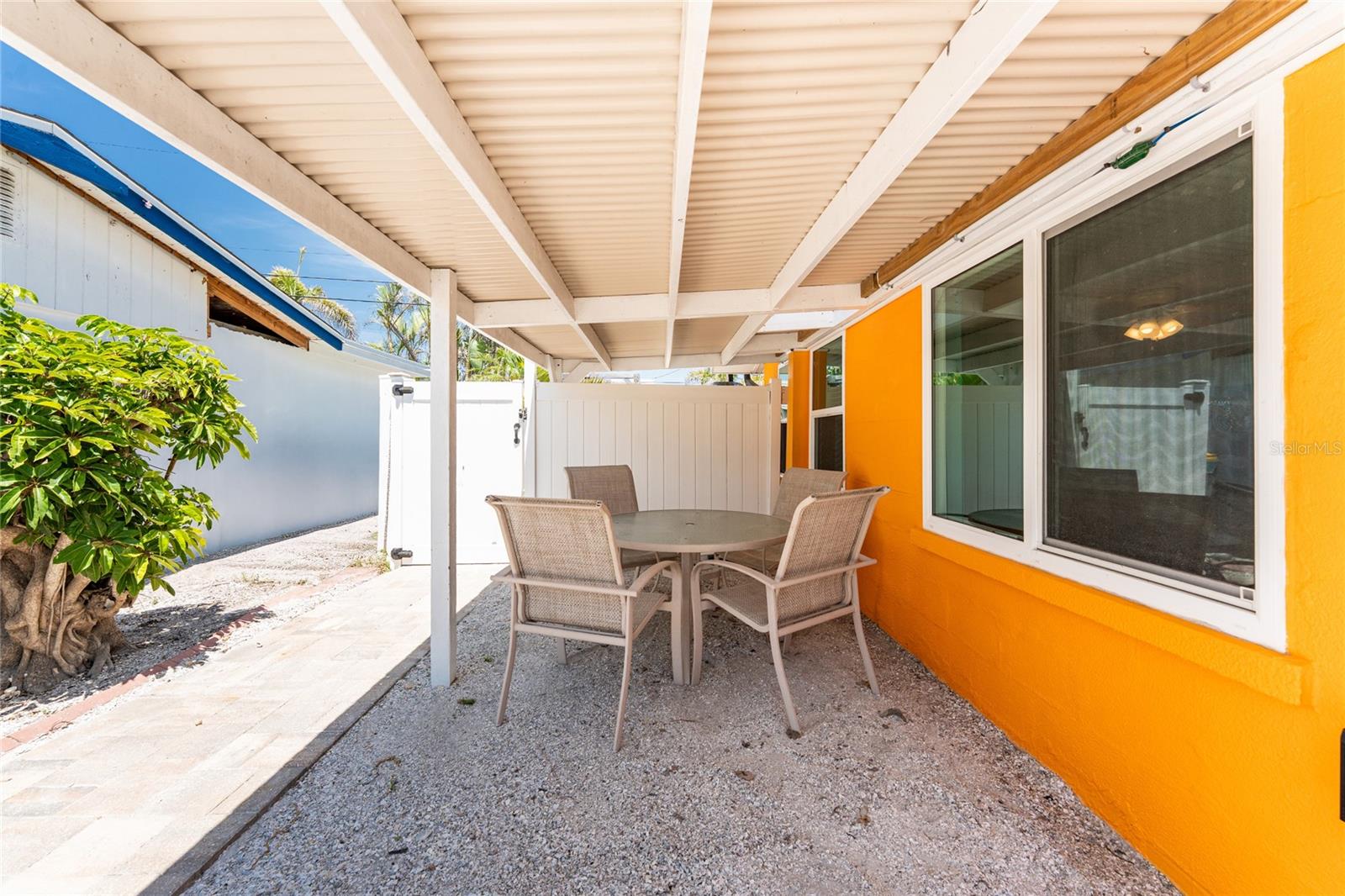 Listing photo id 53 for 1245 Gulf Boulevard