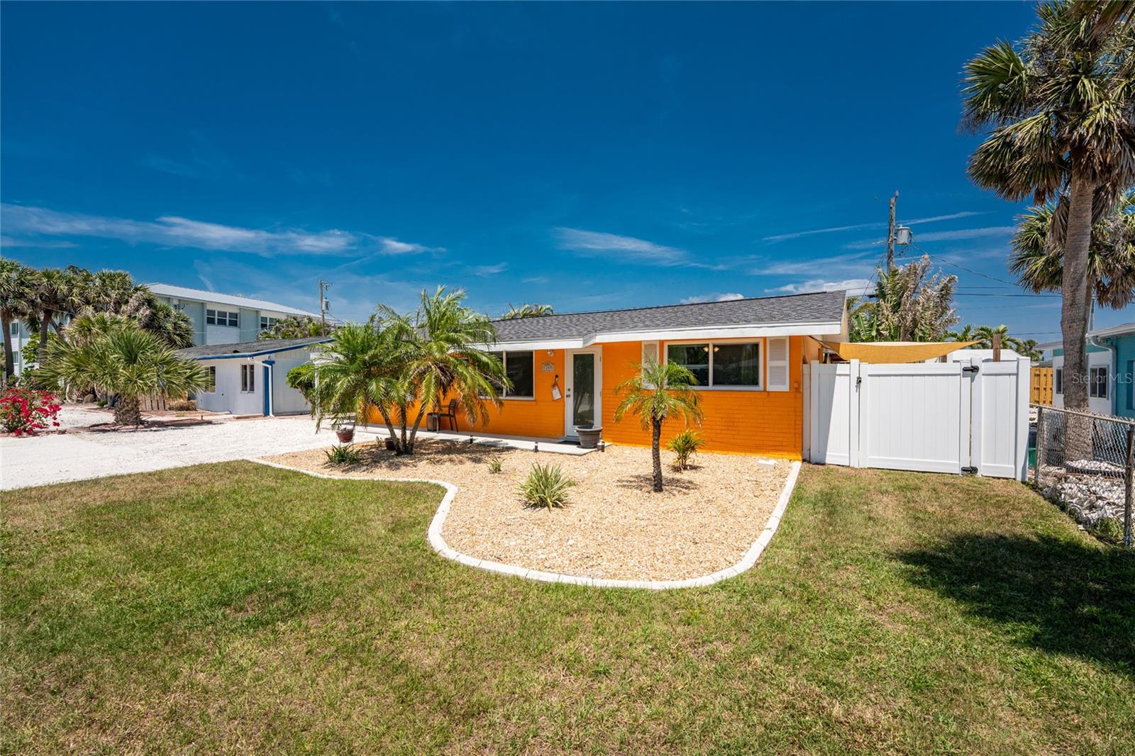Listing photo id 54 for 1245 Gulf Boulevard