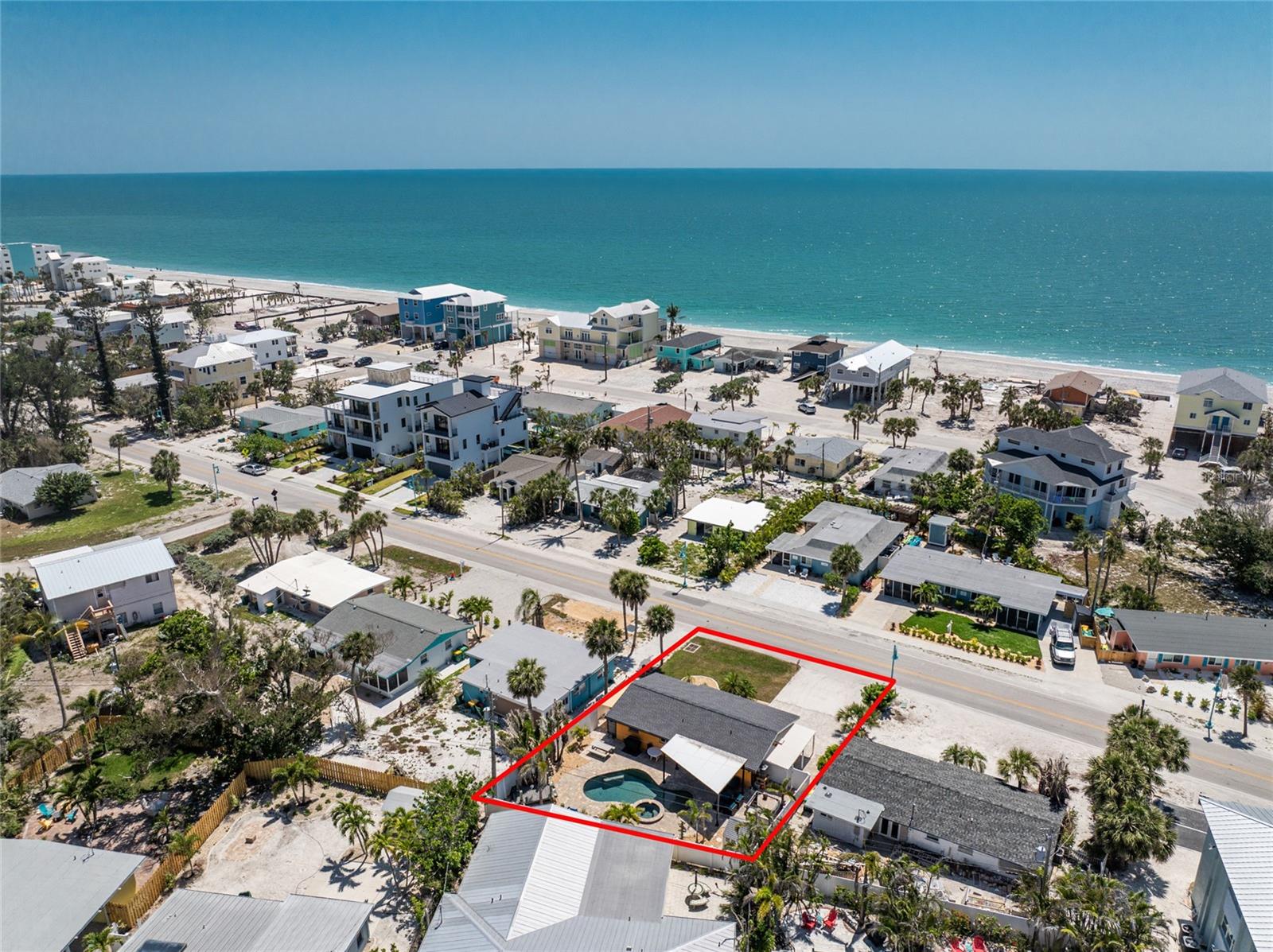 Listing photo id 68 for 1245 Gulf Boulevard