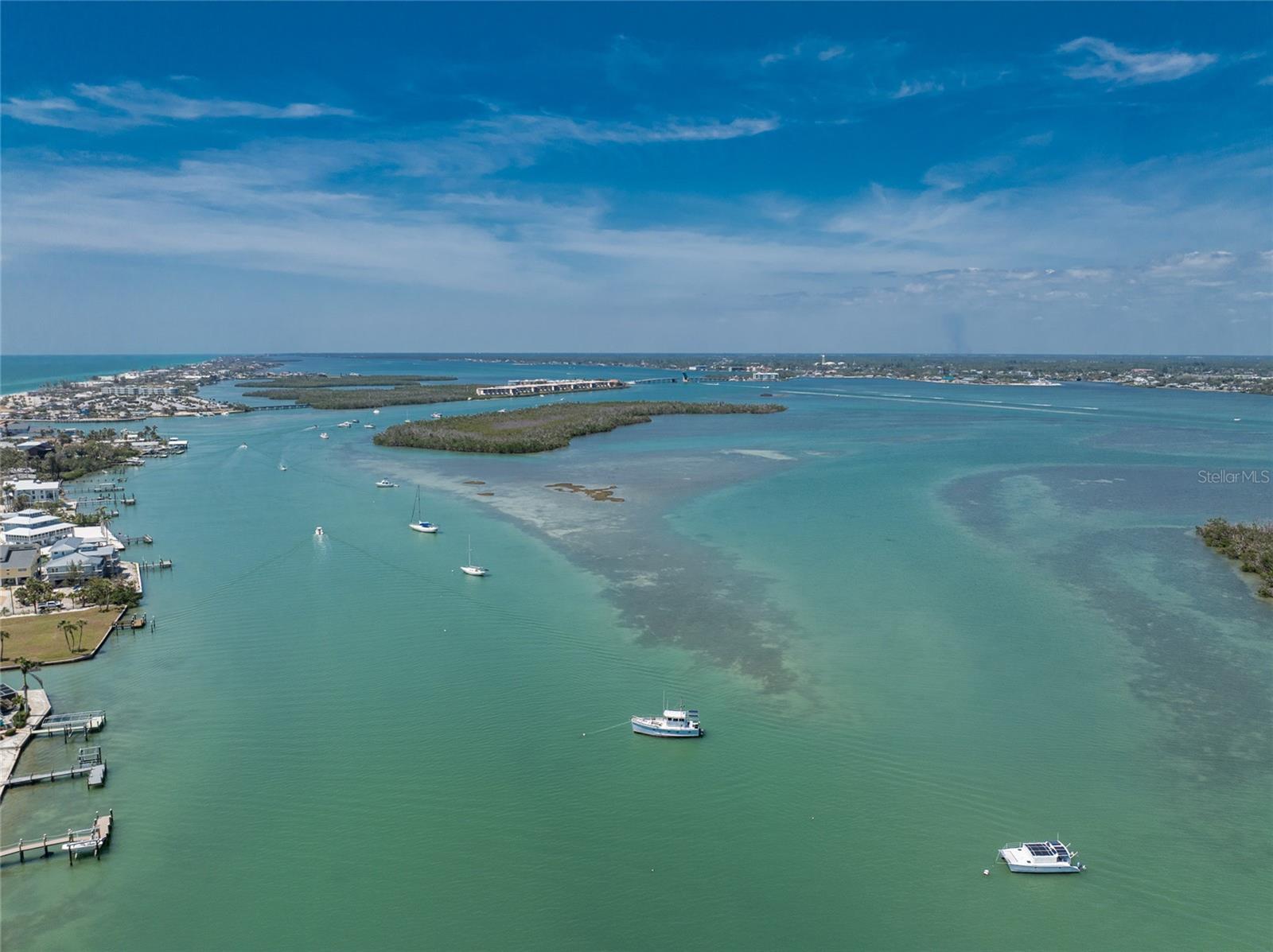 Listing photo id 73 for 1245 Gulf Boulevard