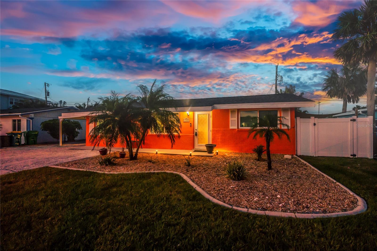 Listing photo id 6 for 1245 Gulf Boulevard