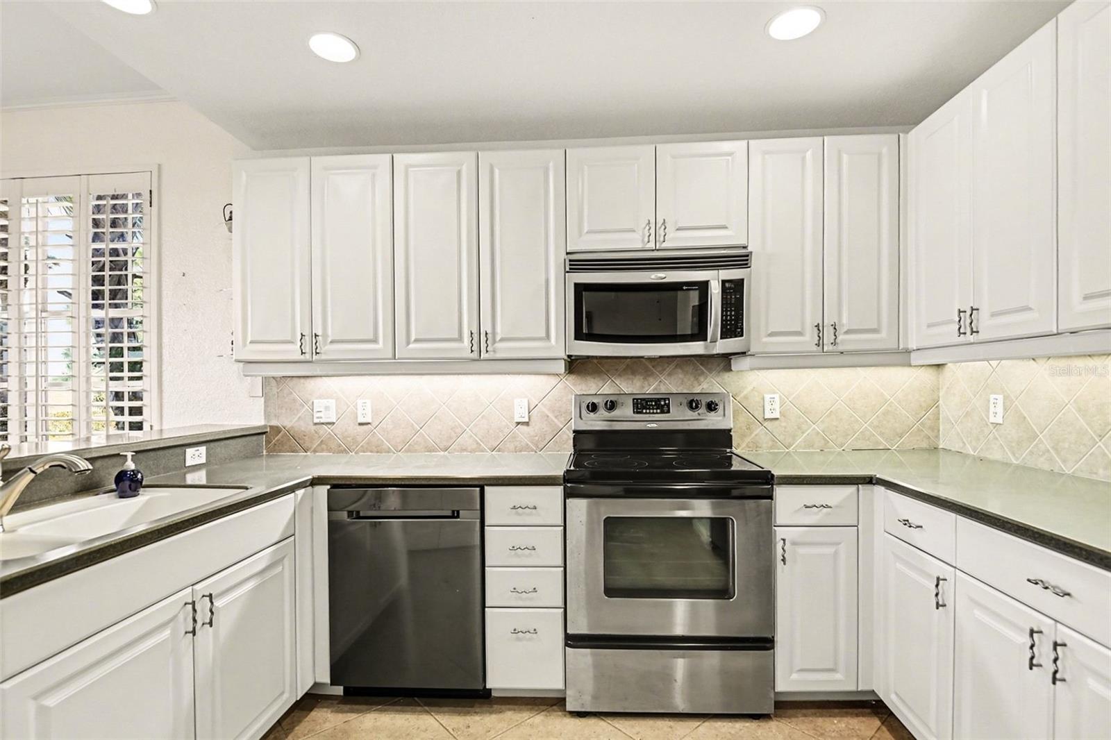 Image 10 of 66 For 4696 Club Drive 102