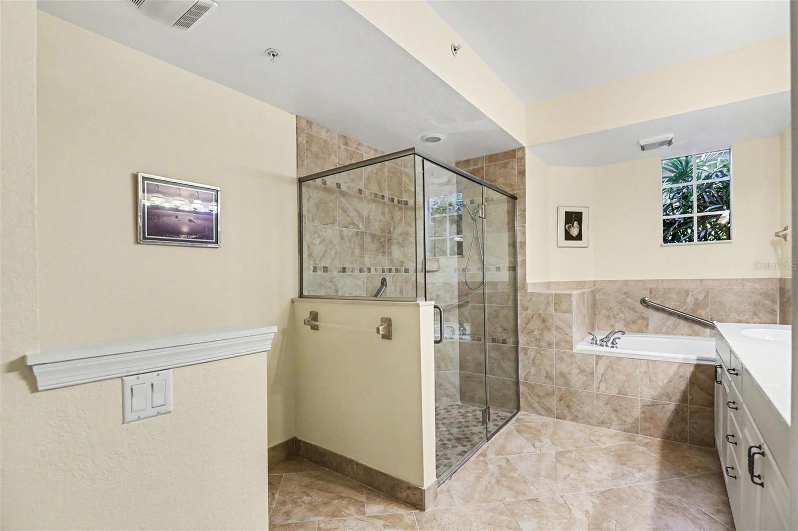 Image 15 of 66 For 4696 Club Drive 102