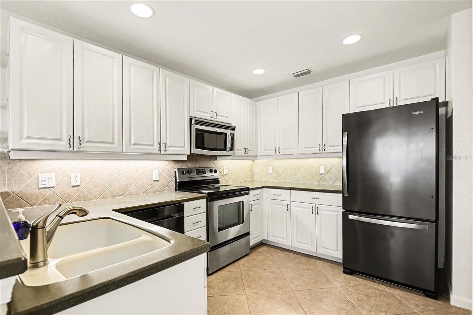 Image 8 of 66 For 4696 Club Drive 102