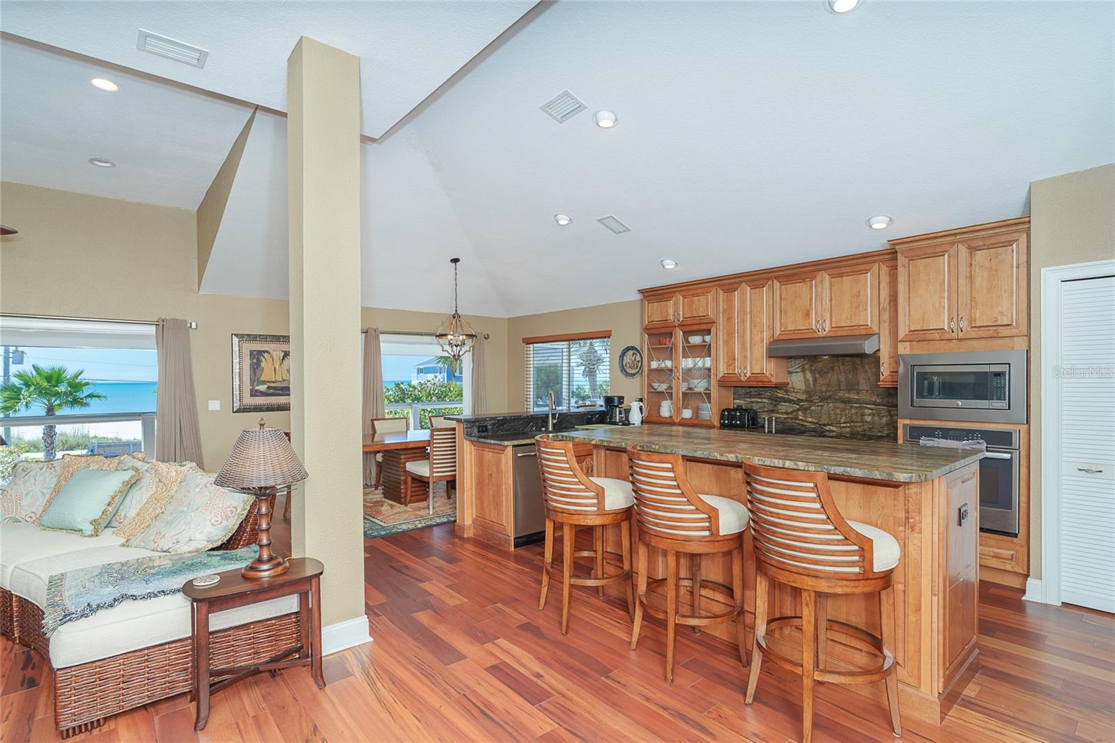 Image 19 of 90 For 230 Gulf Boulevard