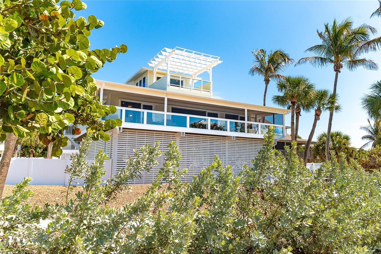 Image 3 of 90 For 230 Gulf Boulevard