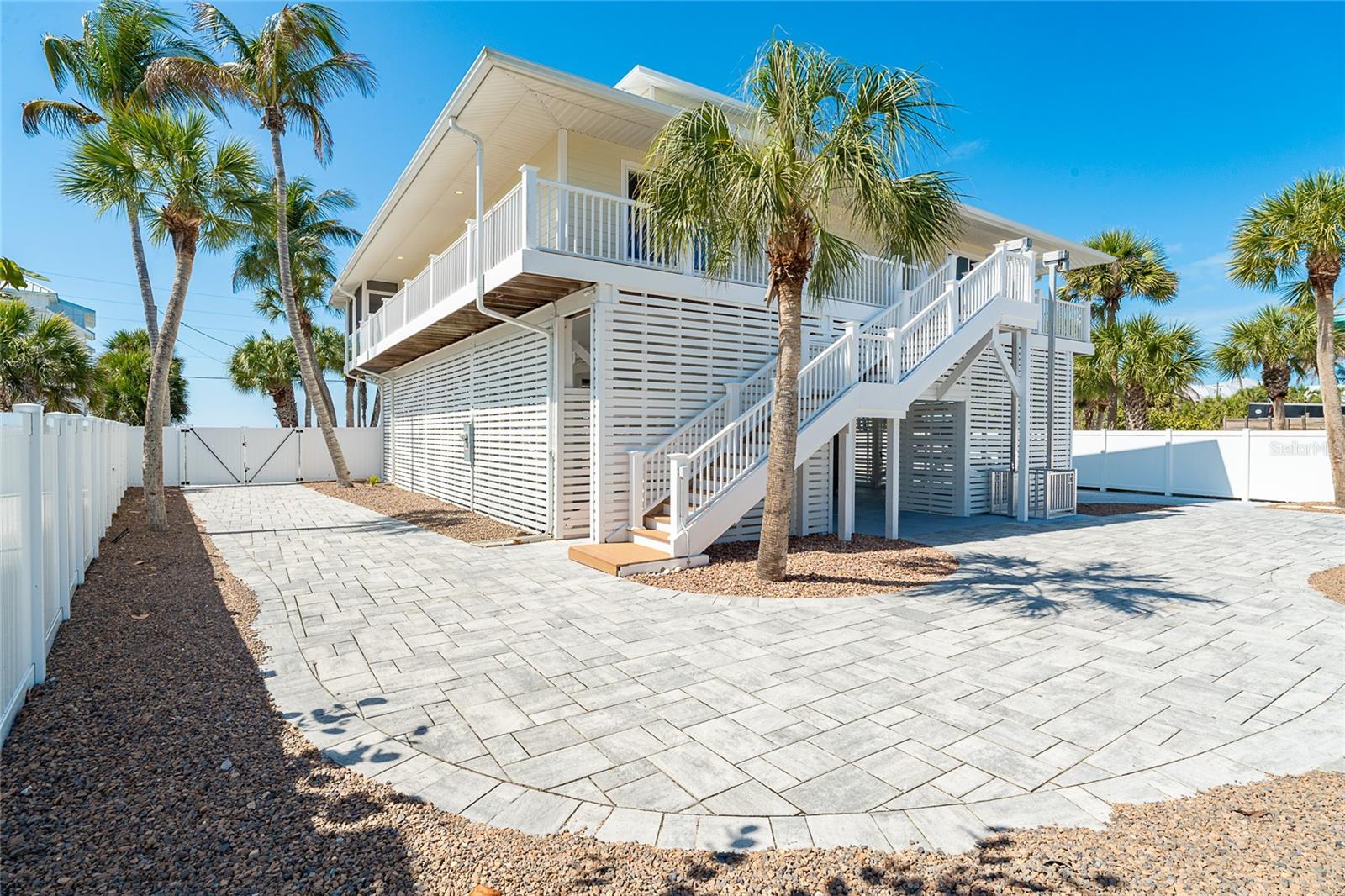 Image 7 of 90 For 230 Gulf Boulevard