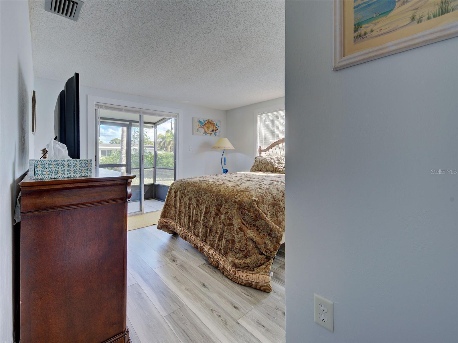 Image 41 of 60 For 24 Oxford Drive